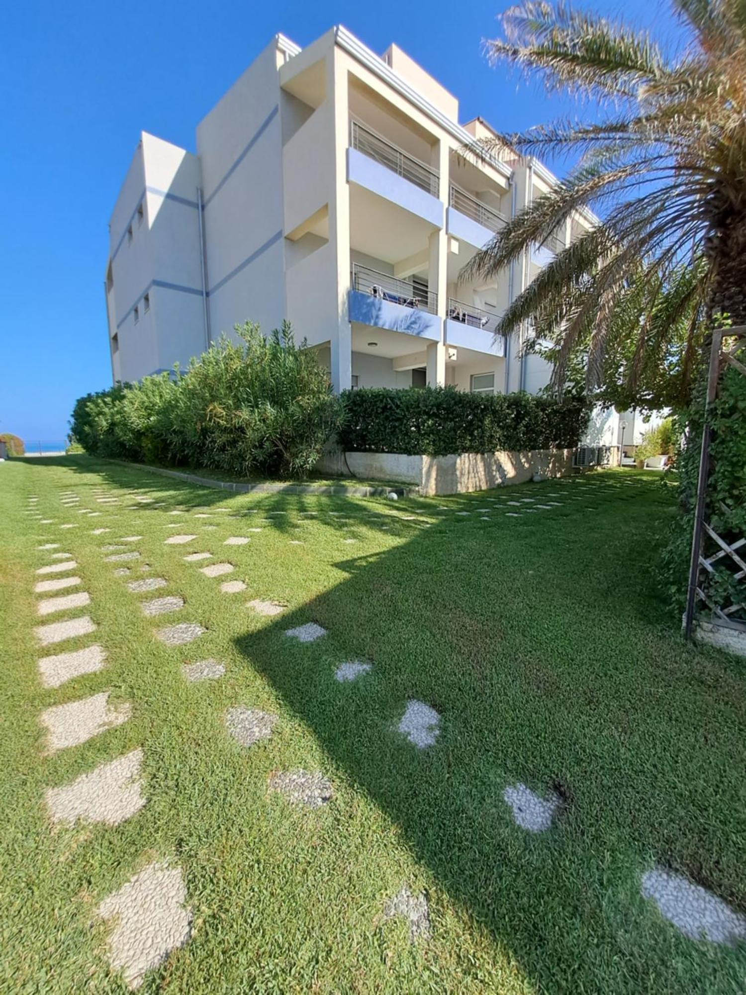Appartamenti Vacanze Villa Meo Villafranca Tirrena Luaran gambar