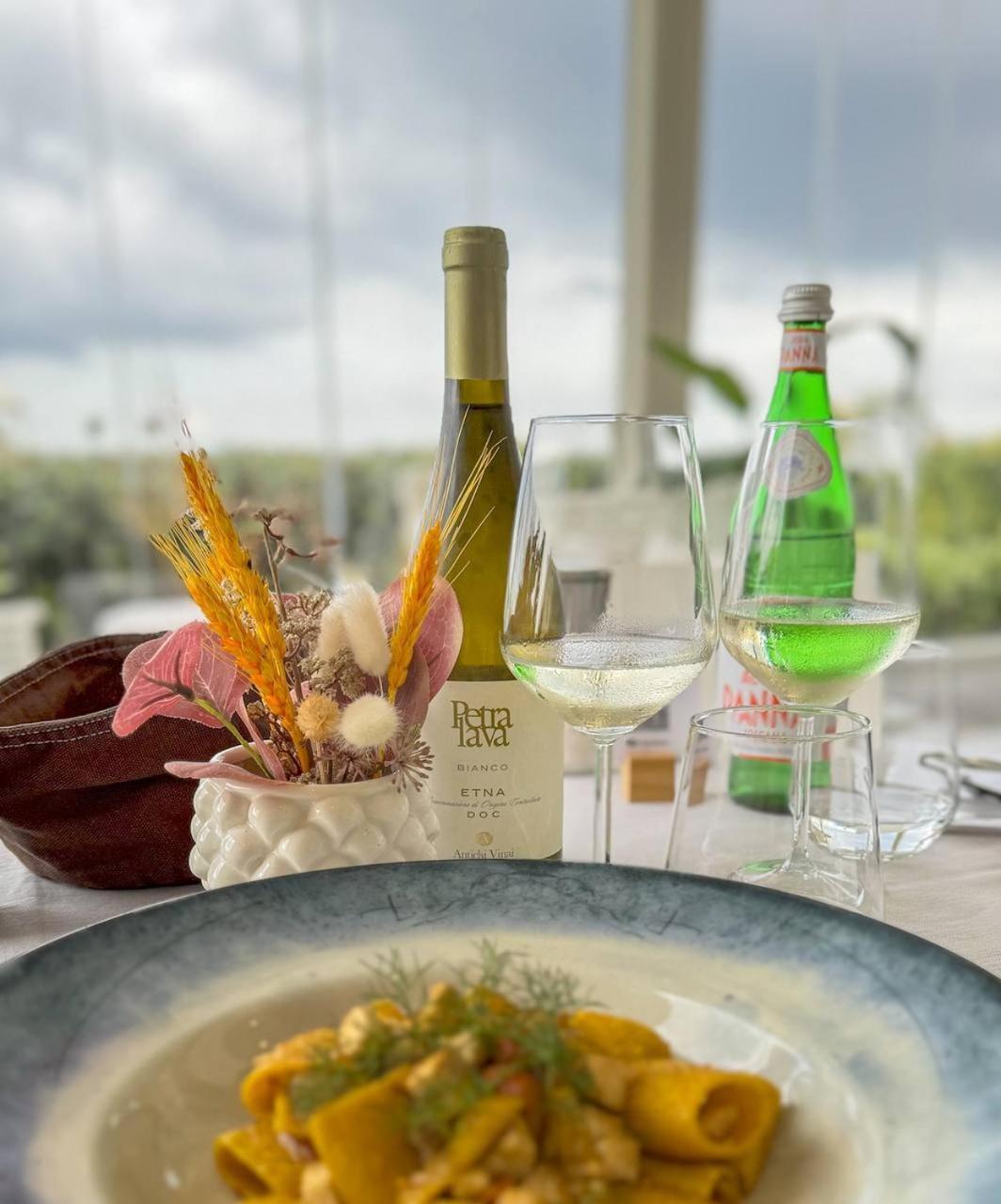 Appartamenti Vacanze Villa Meo Villafranca Tirrena Luaran gambar