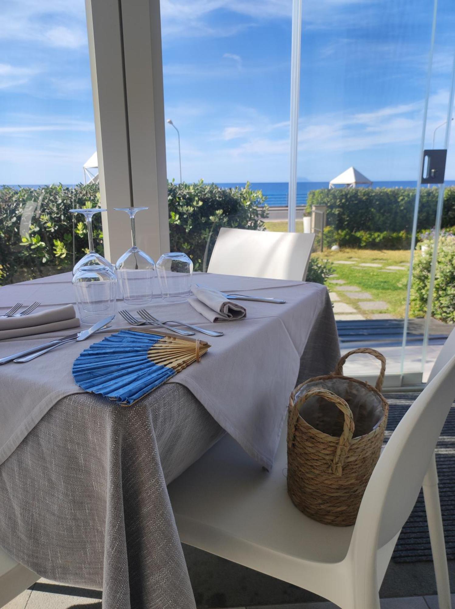 Appartamenti Vacanze Villa Meo Villafranca Tirrena Luaran gambar