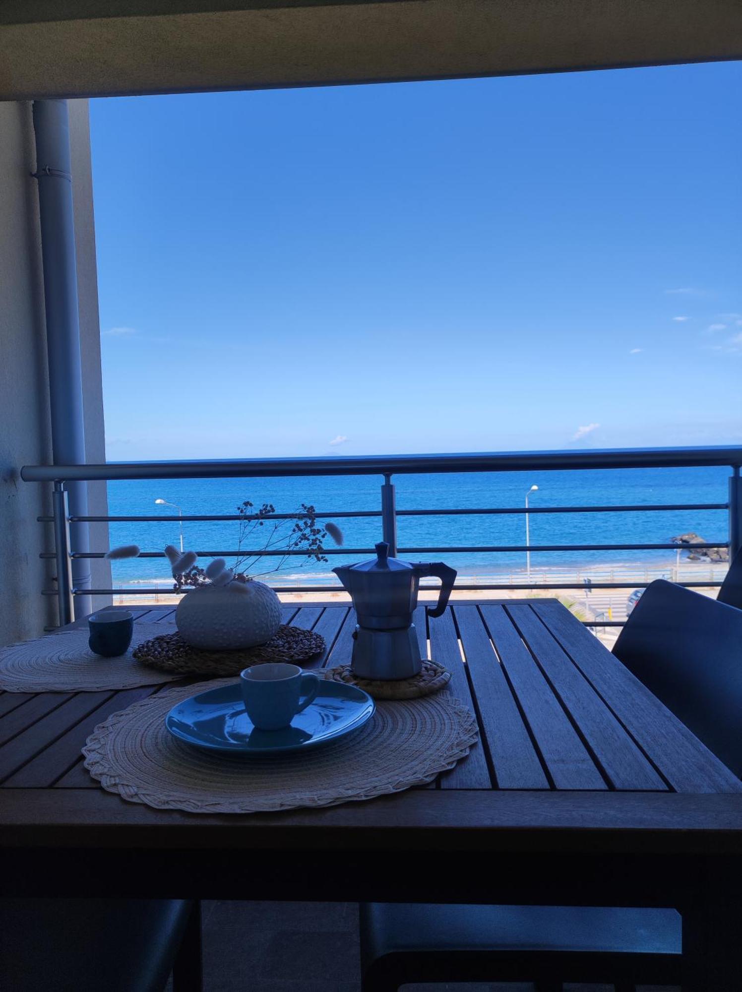 Appartamenti Vacanze Villa Meo Villafranca Tirrena Bilik gambar
