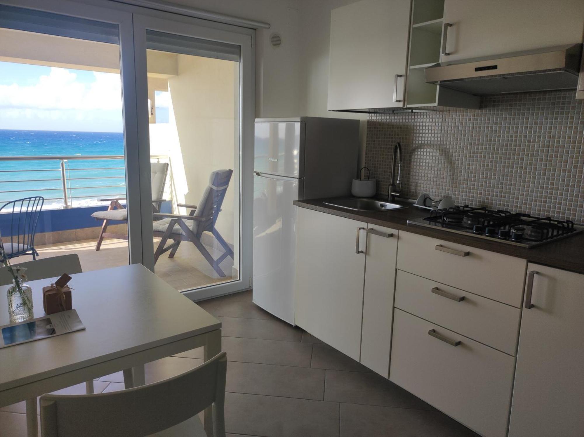 Appartamenti Vacanze Villa Meo Villafranca Tirrena Luaran gambar