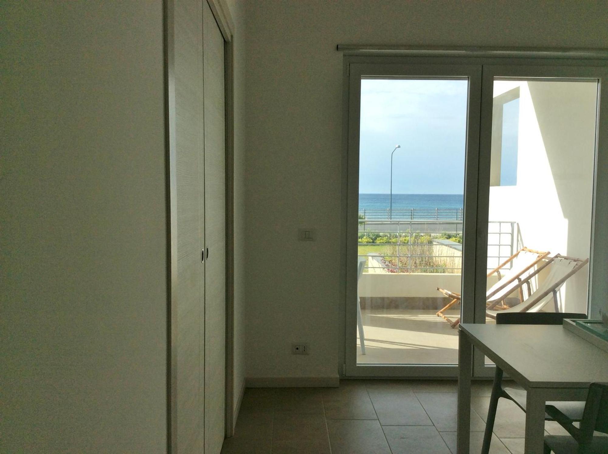 Appartamenti Vacanze Villa Meo Villafranca Tirrena Luaran gambar