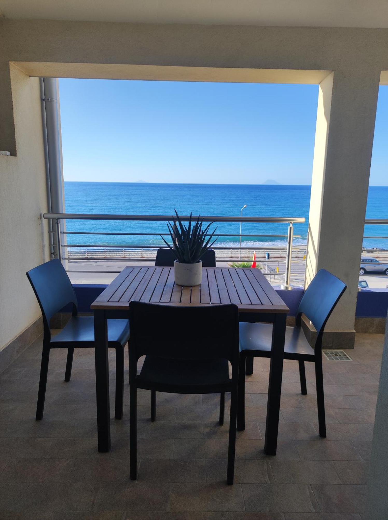 Appartamenti Vacanze Villa Meo Villafranca Tirrena Bilik gambar