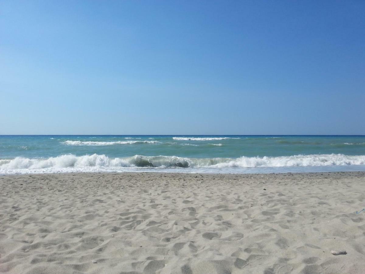 Appartamenti Vacanze Villa Meo Villafranca Tirrena Luaran gambar