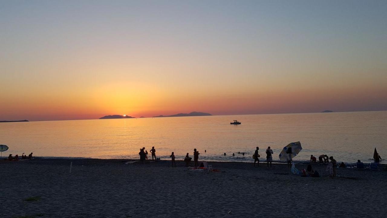 Appartamenti Vacanze Villa Meo Villafranca Tirrena Bilik gambar