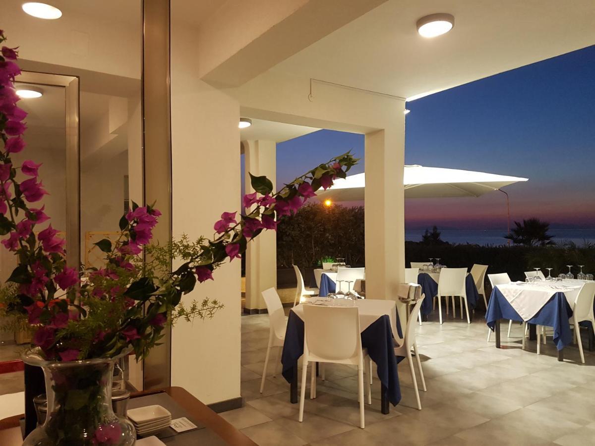 Appartamenti Vacanze Villa Meo Villafranca Tirrena Luaran gambar